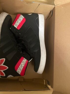 adidas Black and White Hardcourt Hi Sneakers Box - Size 8 Label